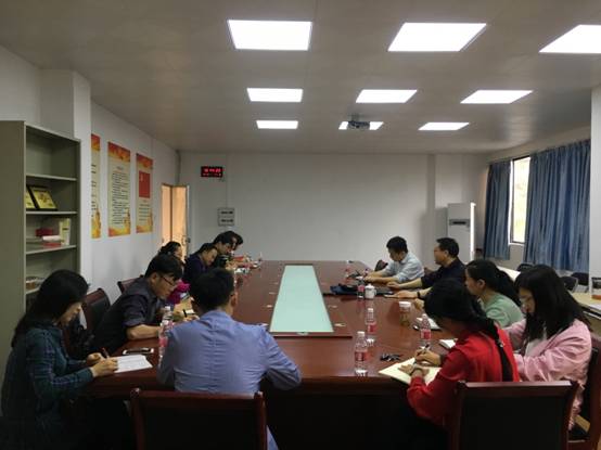 說明: F:\1.教務(wù)處\綜合科\陳麗云-3296623\人才培養(yǎng)方案\座談會\人才認(rèn)證座談會\2019\2019.04.15王瑞專業(yè)顧問蒞臨指導(dǎo)非織造工程培養(yǎng)方案工作\IMG_0409.jpg