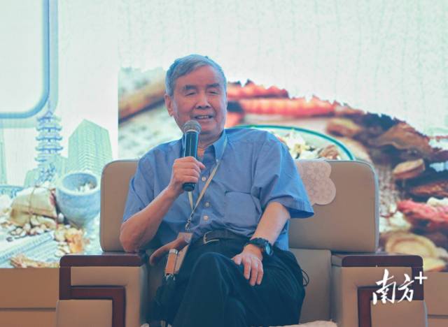 中國工程院院士、暨南大學(xué)中藥及天然藥物化學(xué)研究所所長姚新生受邀出席本次研討會。 中國工程院院士、暨南大學(xué)中藥及天然藥物化學(xué)研究所所長姚新生受邀出席本次研討會。