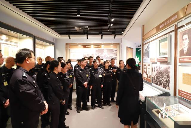 廣東警官學(xué)院舉辦提升恩平民警綜合能力培訓(xùn)班——計劃在3年內(nèi)分12期對恩平市公安局約460名民警進行系統(tǒng)培訓(xùn)。受訪者供圖